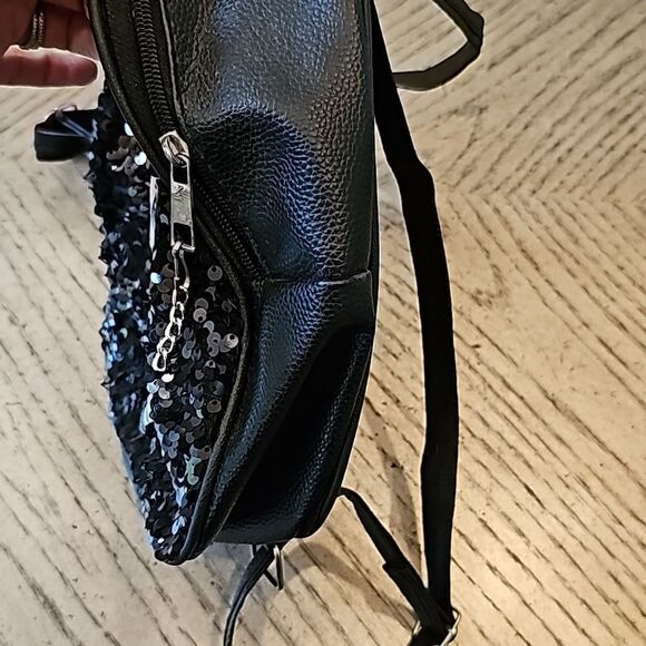 L.O.L surprise Black sequin mini back back - Picture 2 of 9
